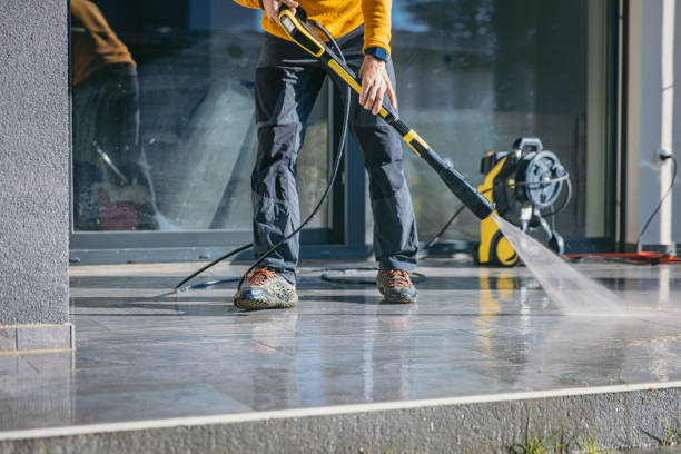 Best Pool Deck Cleaning  in Centralia, MO